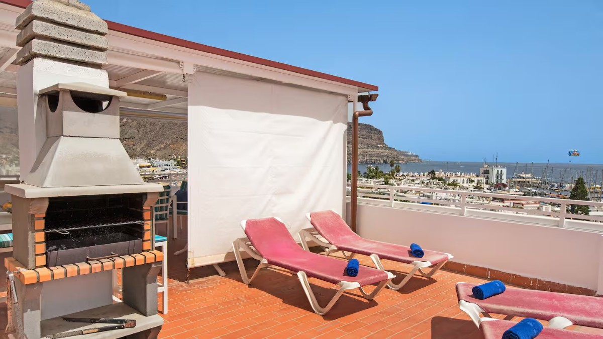 Gran Canaria Puerto de Mogan Seminarraum auf Dachterrasse e.jpg