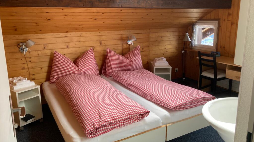 Heiligenschwendi Pension Sonnegg Doppelzimmer b.jpg