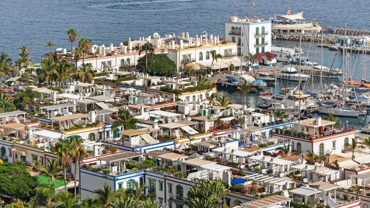 Gran Canaria Sicht von Seminarraum auf Puerto de Mogan.jpg