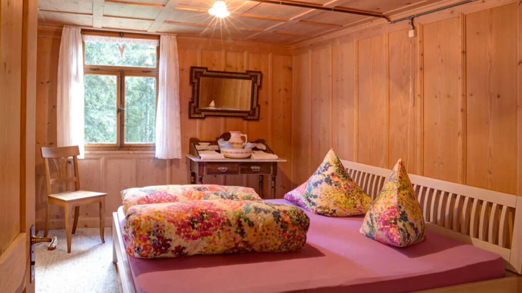 Berggasthaus Plattenbödeli beim Sämtisersee Alpstein Nostalgiezimmer b.jpg