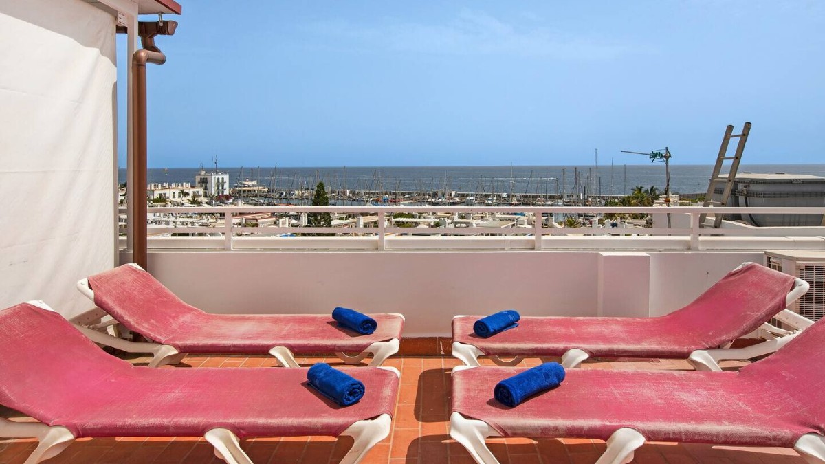 Gran Canaria Puerto de Mogan Seminarraum auf Dachterrasse f.jpg