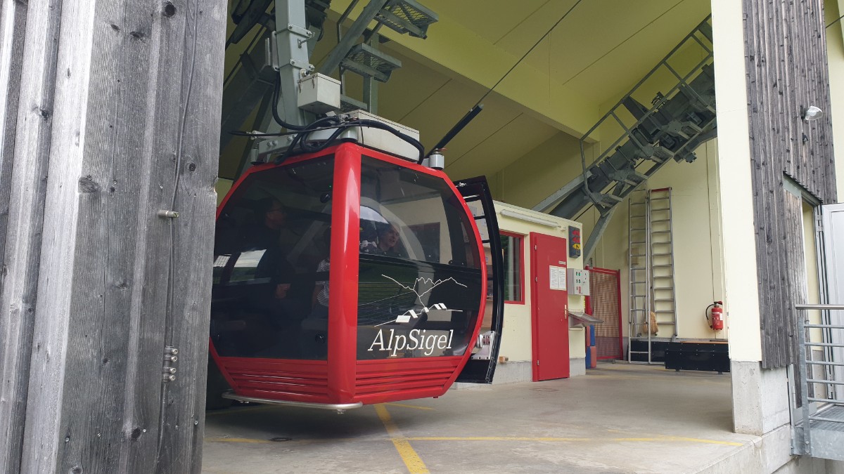 Berggasthaus Plattenbödeli Bahn Alp Sigel.jpg